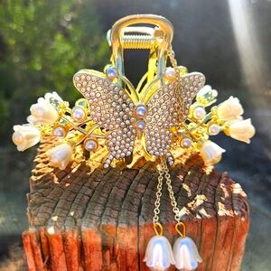 Gold Tone Rhinestone Butterfly & Pearlescent Flower Hair Claw - New